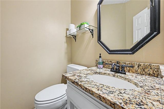 8900 W 148th Terrace, Overland Park, KS 66221