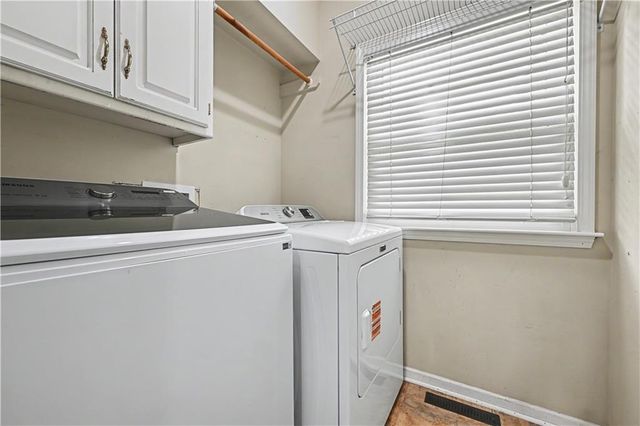 8900 W 148th Terrace, Overland Park, KS 66221