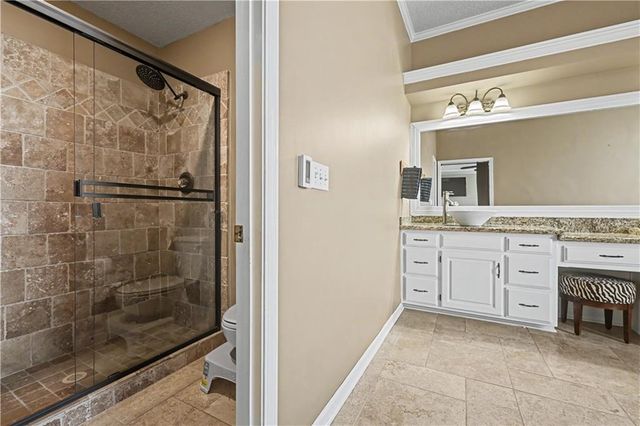 8900 W 148th Terrace, Overland Park, KS 66221