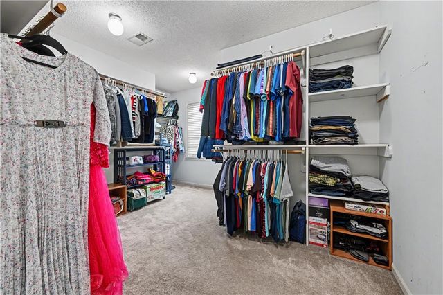 8900 W 148th Terrace, Overland Park, KS 66221