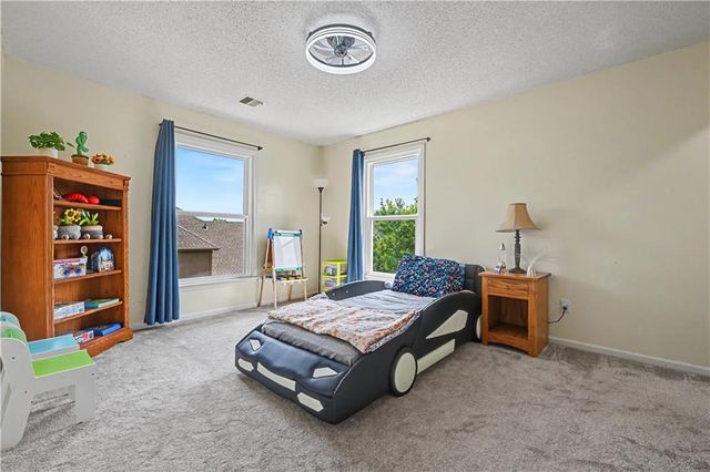 8900 W 148th Terrace, Overland Park, KS 66221