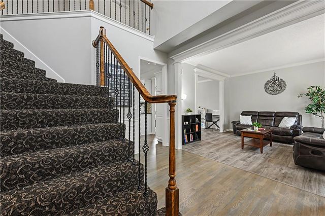 8900 W 148th Terrace, Overland Park, KS 66221