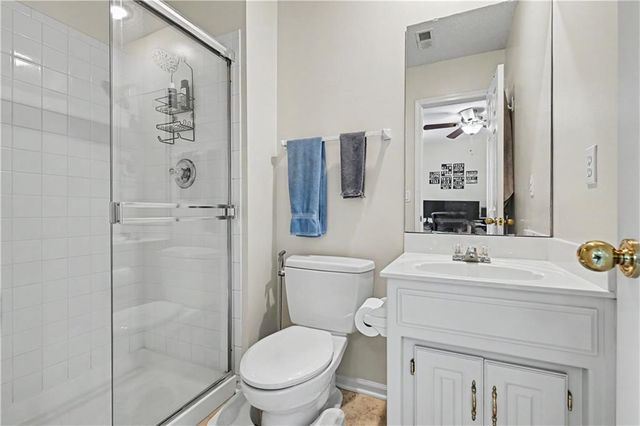 8900 W 148th Terrace, Overland Park, KS 66221