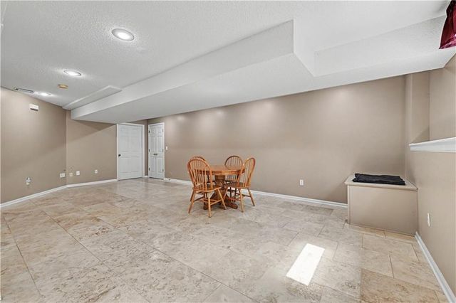 8900 W 148th Terrace, Overland Park, KS 66221