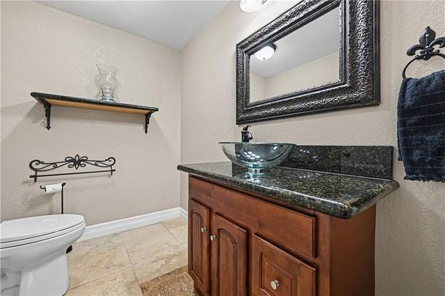 8900 W 148th Terrace, Overland Park, KS 66221