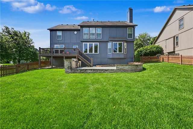 8900 W 148th Terrace, Overland Park, KS 66221