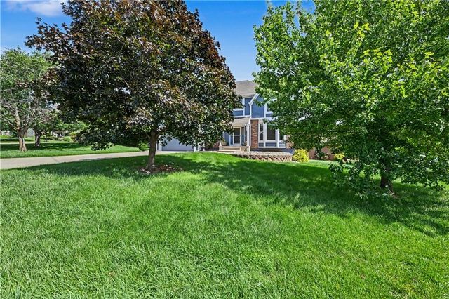 8900 W 148th Terrace, Overland Park, KS 66221