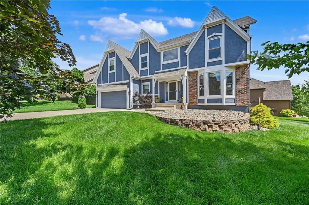 8900 W 148th Terrace, Overland Park, KS 66221