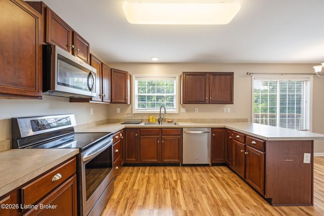 10904 Keene Rd, Louisville, KY 40241