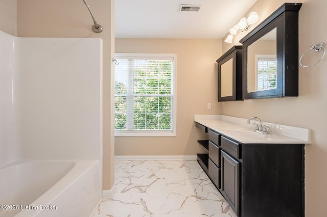 10904 Keene Rd, Louisville, KY 40241
