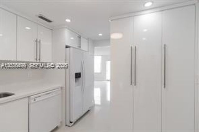 9511 Collins Avenue 409, Surfside, FL 33154