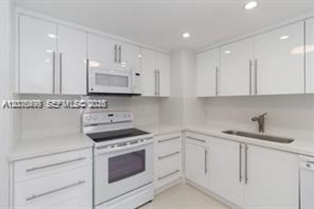 9511 Collins Avenue 409, Surfside, FL 33154