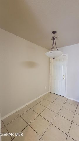 10051 RAILROAD Drive 703, El Paso, TX 79924