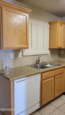 10051 RAILROAD Drive 703, El Paso, TX 79924