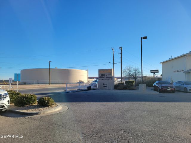 10051 RAILROAD Drive 703, El Paso, TX 79924