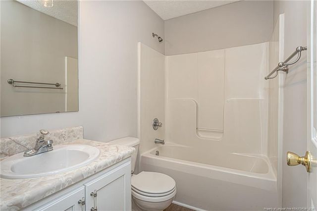 5039 Woodspring Drive, Hope Mills, NC 28348