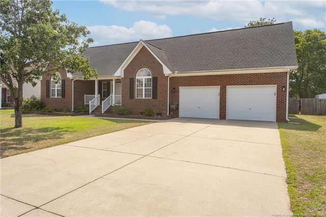5039 Woodspring Drive, Hope Mills, NC 28348