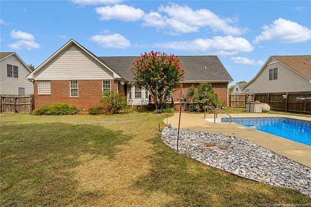 5039 Woodspring Drive, Hope Mills, NC 28348