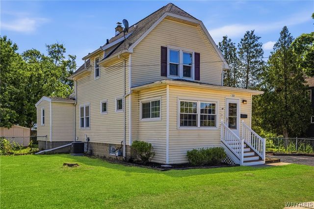 233 82nd Street, Niagara Falls, NY 14304