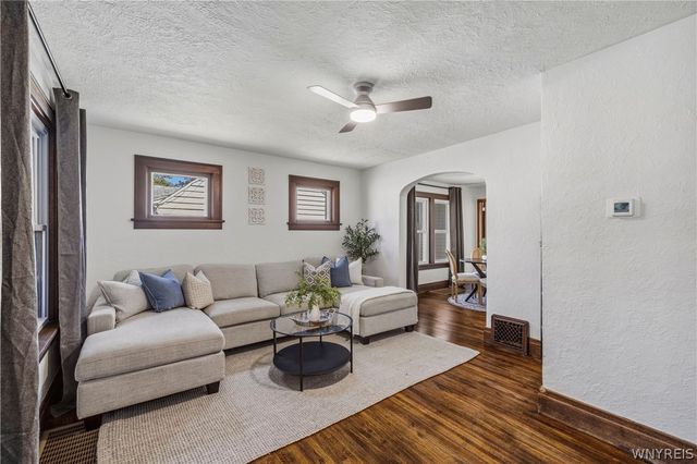 233 82nd Street, Niagara Falls, NY 14304