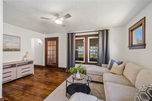 233 82nd Street, Niagara Falls, NY 14304