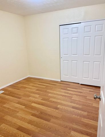 616 N Madison Ave, Wichita, KS 67214