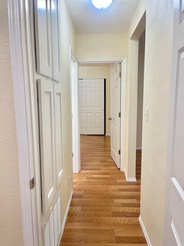 616 N Madison Ave, Wichita, KS 67214