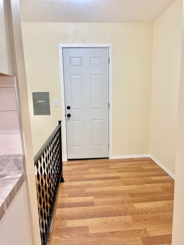 616 N Madison Ave, Wichita, KS 67214