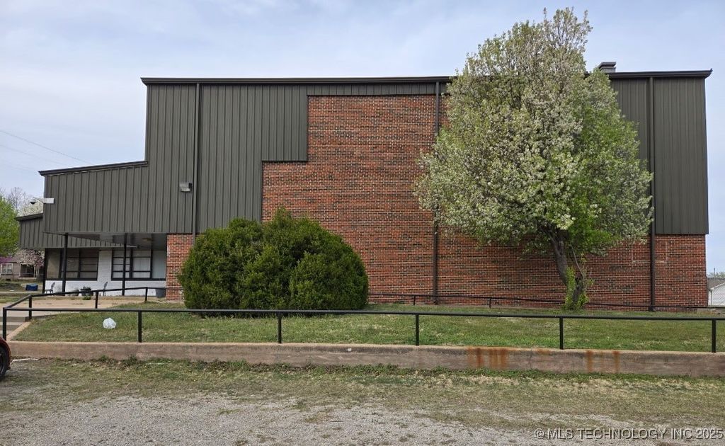 300 E Pine Street East, Drumright, OK 74030