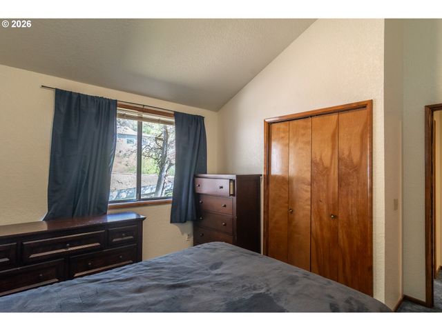 107 WOODOAK Dr, Roseburg, OR 97471