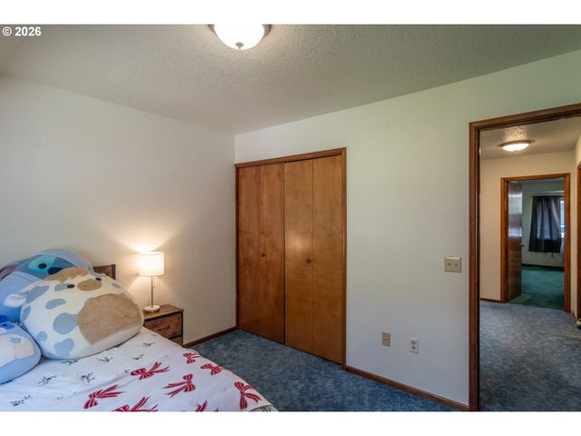 107 WOODOAK Dr, Roseburg, OR 97471