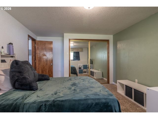 107 WOODOAK Dr, Roseburg, OR 97471