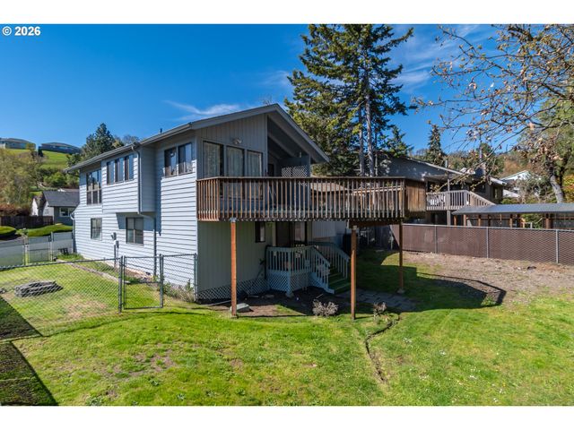107 WOODOAK Dr, Roseburg, OR 97471