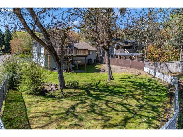 107 WOODOAK Dr, Roseburg, OR 97471