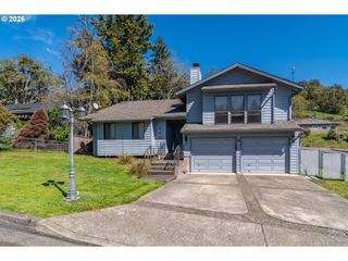 107 WOODOAK Dr, Roseburg, OR 97471