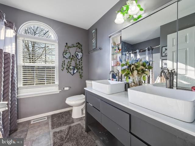 501 STOCKTON DR, Williamstown, NJ 08094