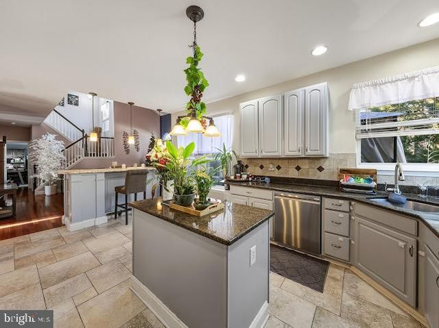 501 STOCKTON DR, Williamstown, NJ 08094