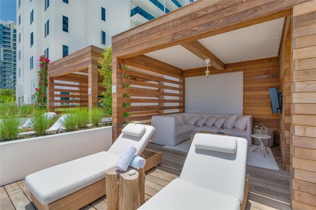 2301 Collins Ave 1009, Miami Beach, FL 33139