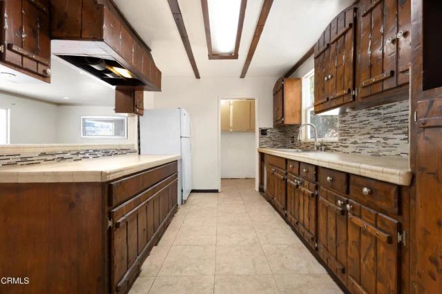 3412 Barham Boulevard, Los Angeles, CA 90068