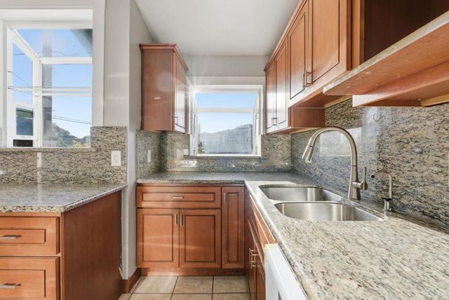 2801 Bartlett Street, Oakland, CA 94602