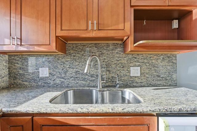 2801 Bartlett Street, Oakland, CA 94602