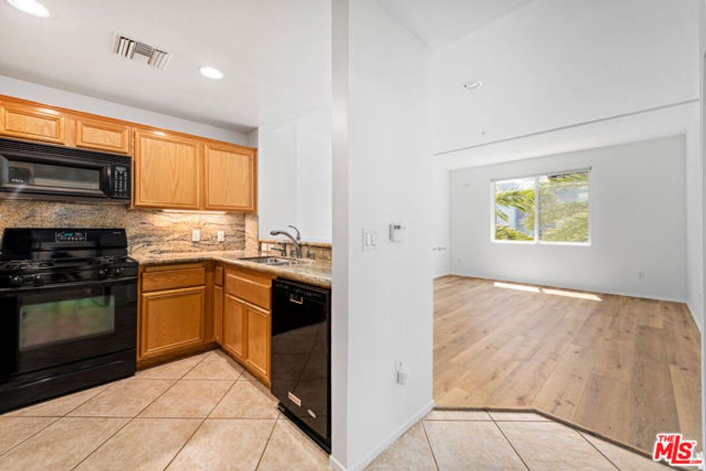 13200 Pacific 322, Los Angeles, CA 90094