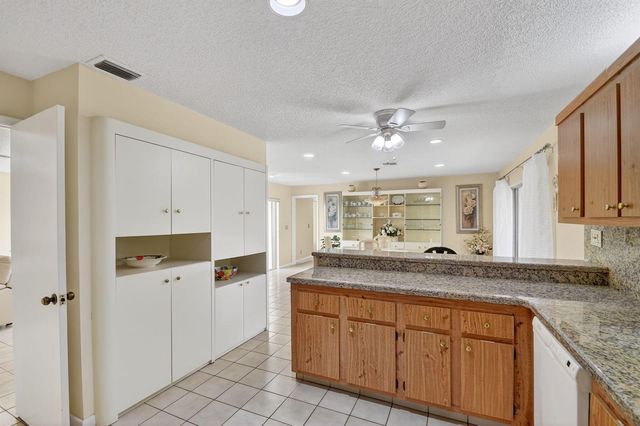 6730 Starkeys Place, Lake Worth, FL 33467
