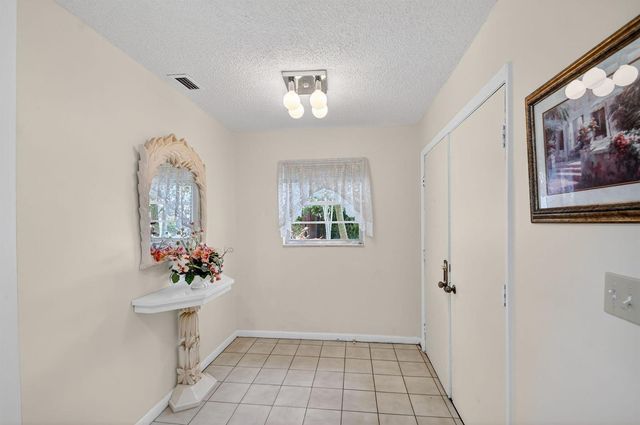6730 Starkeys Place, Lake Worth, FL 33467
