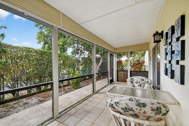 6730 Starkeys Place, Lake Worth, FL 33467