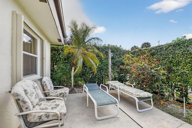 6730 Starkeys Place, Lake Worth, FL 33467