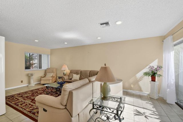 6730 Starkeys Place, Lake Worth, FL 33467