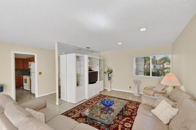 6730 Starkeys Place, Lake Worth, FL 33467