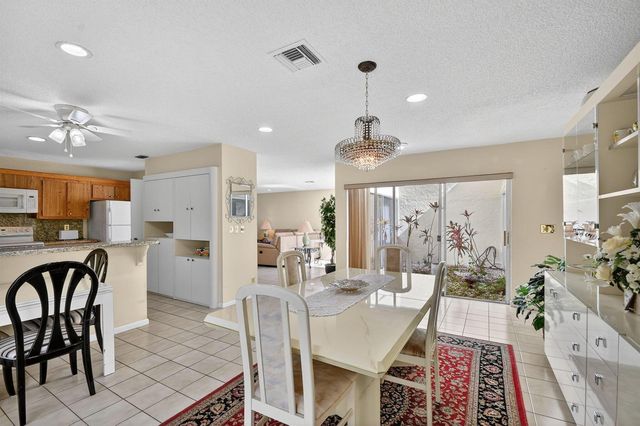 6730 Starkeys Place, Lake Worth, FL 33467