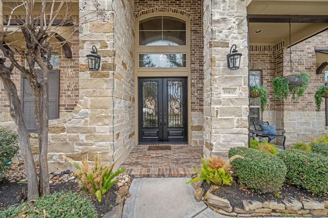 19410 Meadow Lakes Drive, Cypress, TX 77433